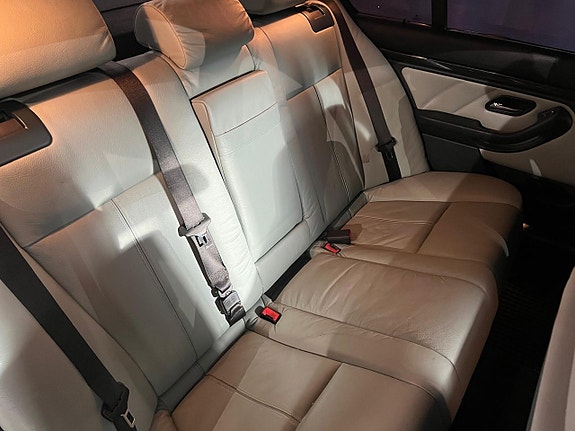 BMW 530i 9 of 14