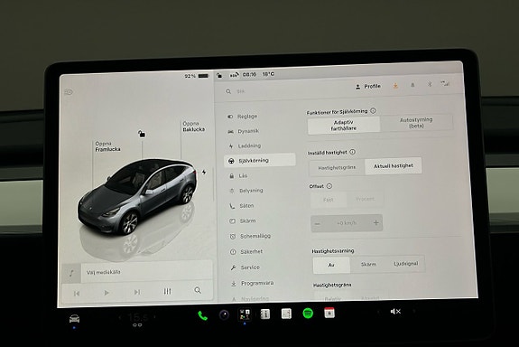 Tesla Model Y 24 of 26