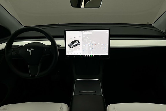 Tesla Model Y 6 of 26