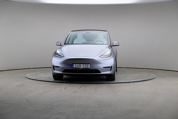 Tesla Model Y 3 of 26
