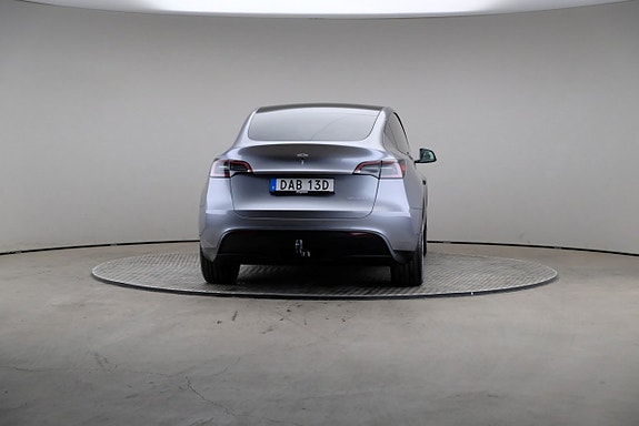 Tesla Model Y 5 of 26