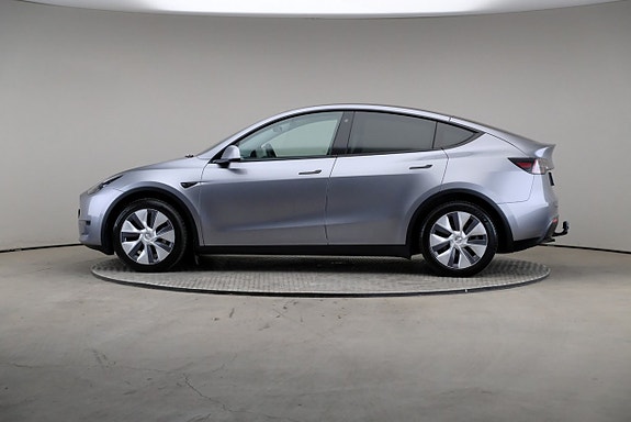 Tesla Model Y 4 of 26