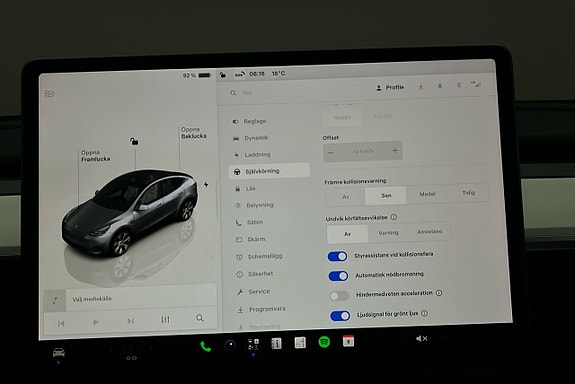 Tesla Model Y 25 of 26