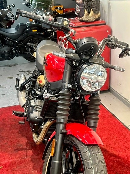 Royal Enfield Guerilla 450 Som Ny! Endast 77 MIL 6 of 6