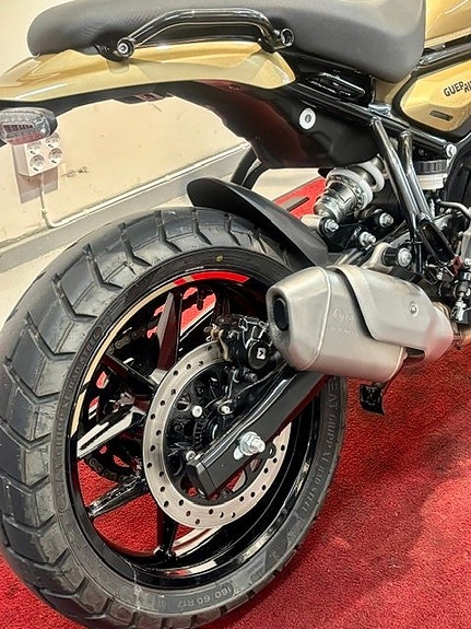Royal Enfield Guerilla 450 Som Ny! Endast 77 MIL 3 of 6