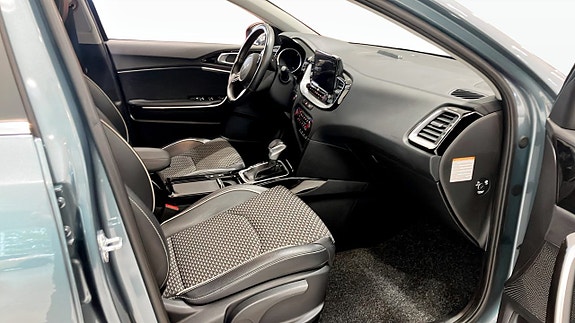 Kia Ceed 3 of 12