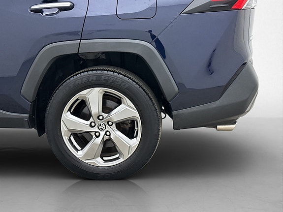 Toyota RAV4 27 of 29