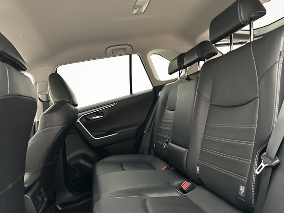 Toyota RAV4 15 of 29