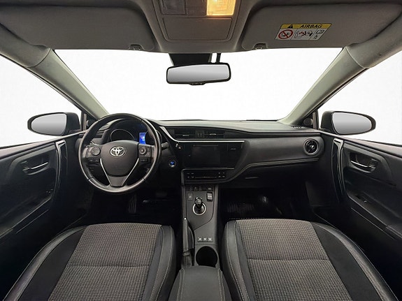 Toyota Auris 11 of 30