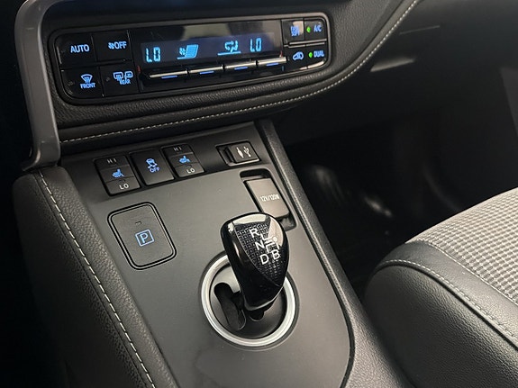 Toyota Auris 22 of 30