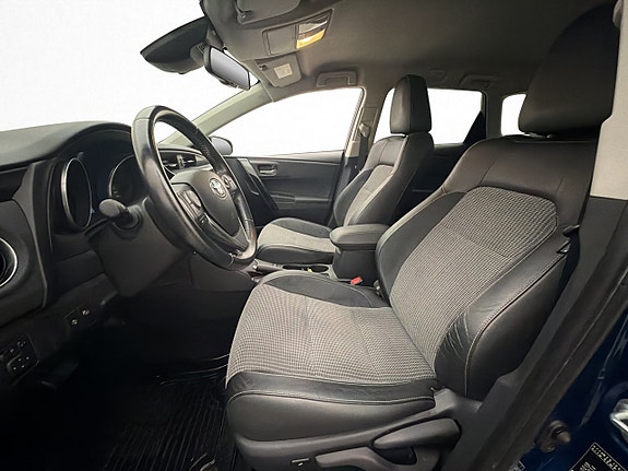 Toyota Auris 10 of 30