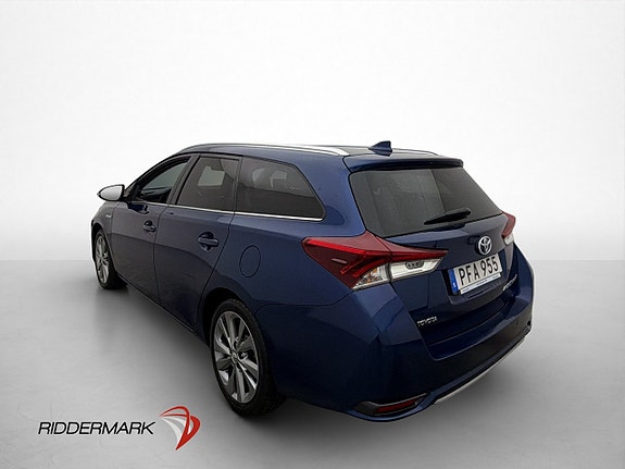 Toyota Auris 5 of 30