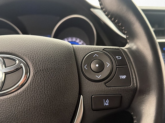 Toyota Auris 15 of 30