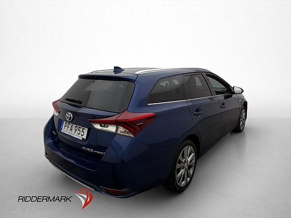 Toyota Auris 8 of 30