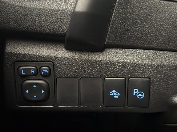 Toyota Auris 13 of 30