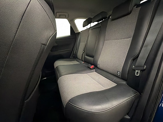 Toyota Auris 24 of 30