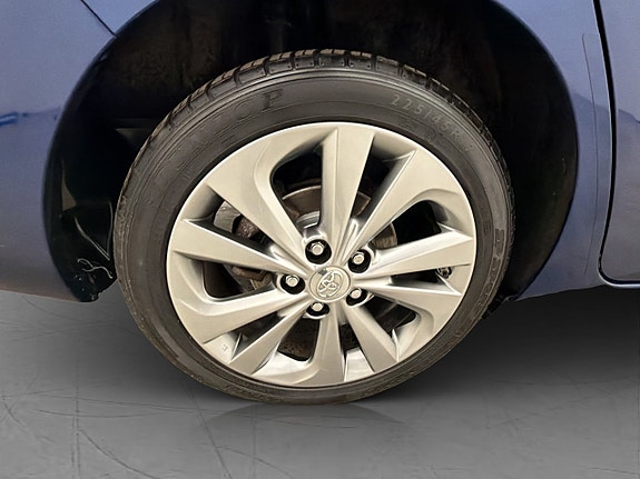 Toyota Auris 30 of 30