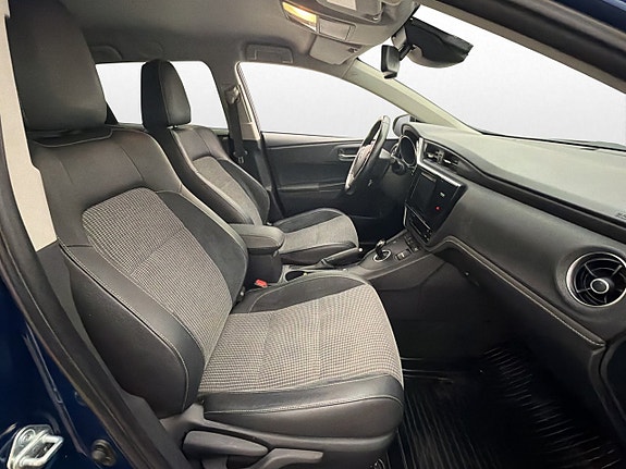 Toyota Auris 26 of 30