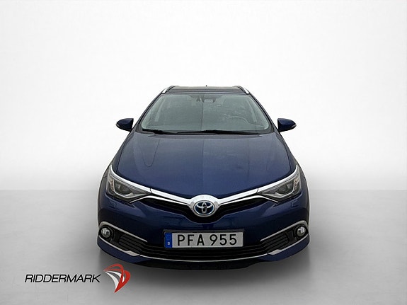 Toyota Auris 2 of 30