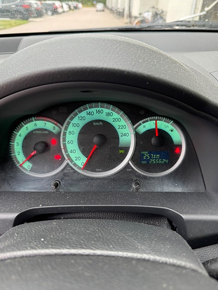 Toyota Corolla Verso 6 of 6