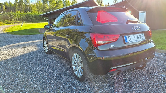 Audi A1 2 of 15