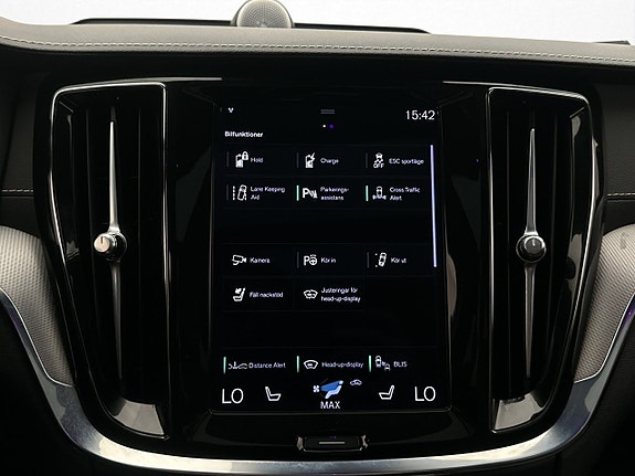 Volvo S60 26 of 30