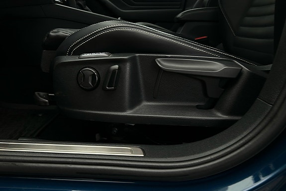 Volkswagen Passat 18 of 28