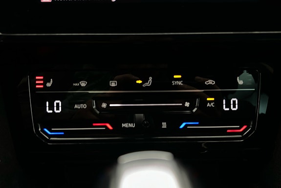 Volkswagen Passat 19 of 28