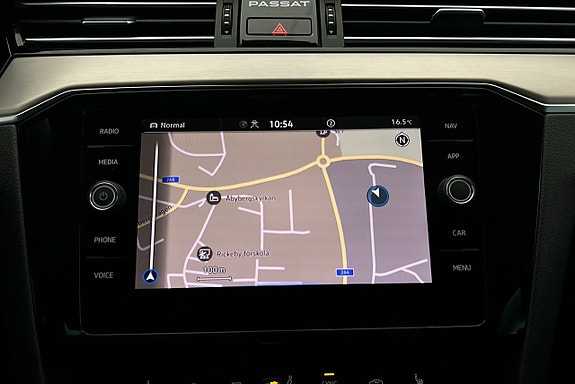 Volkswagen Passat 8 of 28