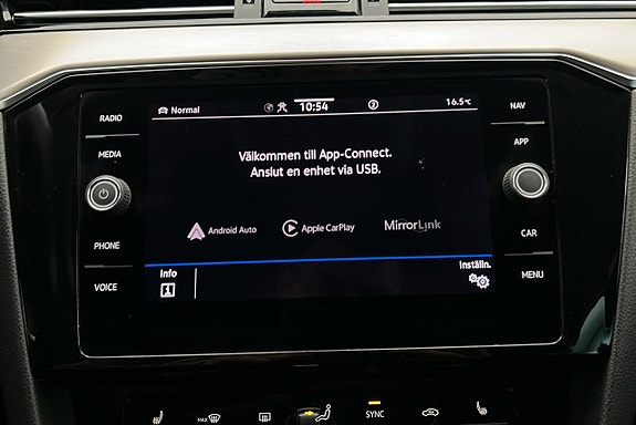 Volkswagen Passat 27 of 28