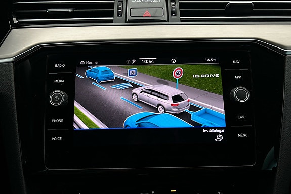 Volkswagen Passat 22 of 28