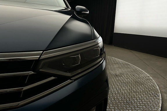 Volkswagen Passat 11 of 28