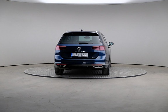 Volkswagen Passat 5 of 28
