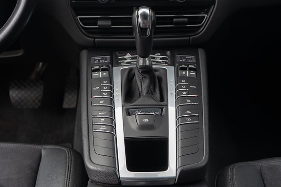 Porsche Macan S 16 of 23