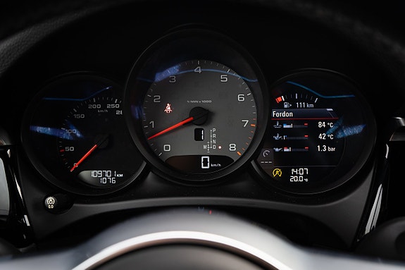 Porsche Macan S 19 of 23