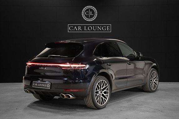 Porsche Macan S 3 of 23