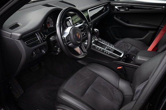 Porsche Macan S 14 of 23