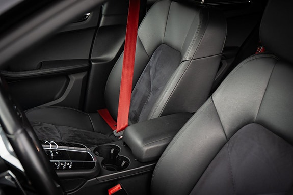 Porsche Macan S 20 of 23