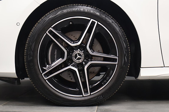 Mercedes-Benz A250 e 7 of 26