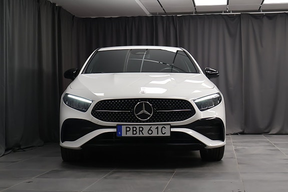 Mercedes-Benz A250 e 3 of 26