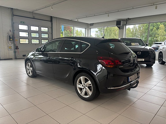 Opel Astra 3 of 22