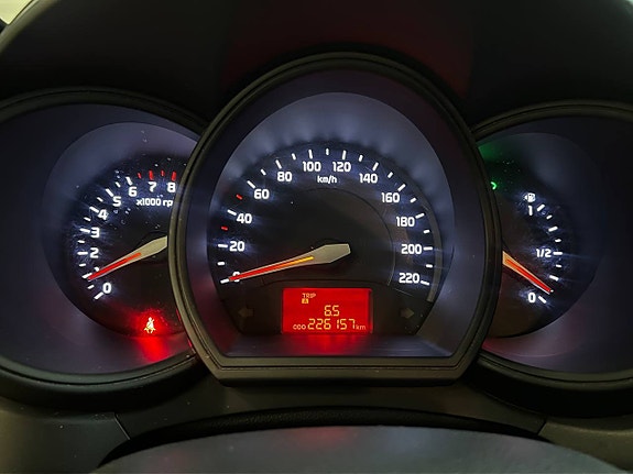 Kia Rio 11 of 15