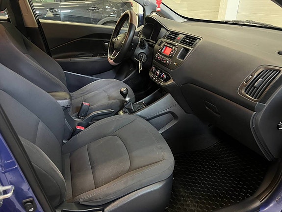 Kia Rio 9 of 15