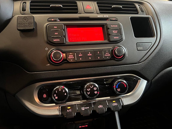 Kia Rio 13 of 15