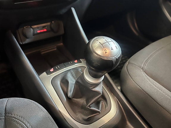Kia Rio 12 of 15