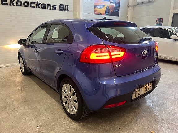 Kia Rio 6 of 15