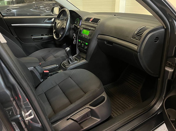 Skoda Octavia 9 of 16