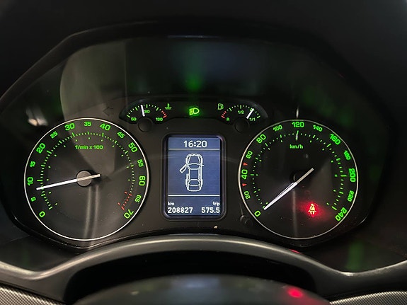 Skoda Octavia 12 of 16