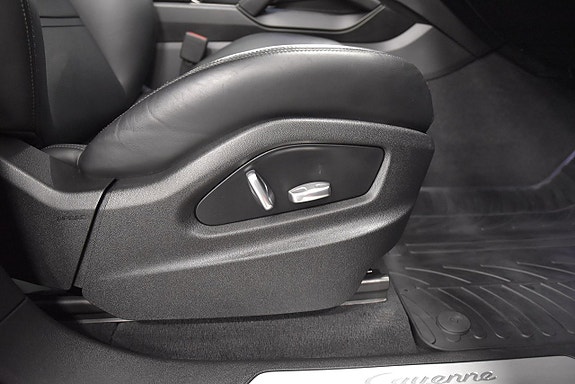 Porsche Cayenne Coupe 16 of 26