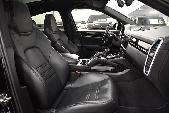 Porsche Cayenne Coupe 13 of 26